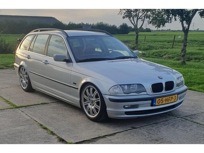 BMW 3-serie Touring 328i e46 193pk !! (handgeschakeld)