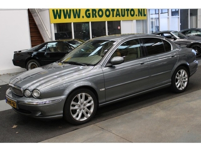 Jaguar X-Type 2.5 V6 Executive Automaat Airco, Cruise