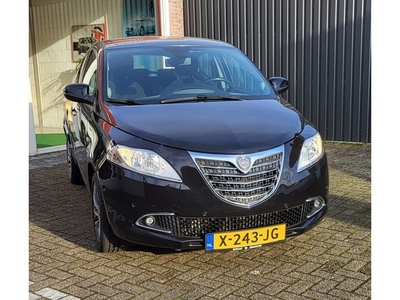 Lancia YPSILON 0.9 TwinAir Gold