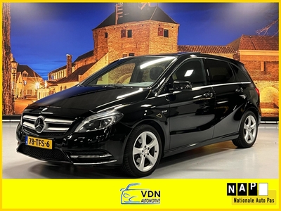 MERCEDES B-KLASSE 200 Ambition Sport Panodak Leer Xenon PDC