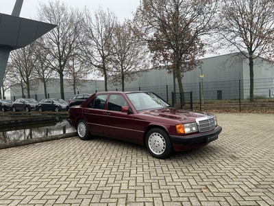 Mercedes-Benz 190 E 1.8 Avantgarde rosso Limited