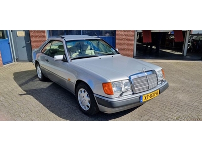 Mercedes-Benz 300-serie 320 CE RHD W124 (bj 1993)