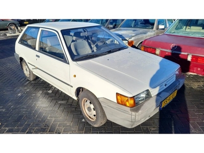 Nissan SUNNY 1.4 HB AUT 3drs bj1990 leuke auto rijd goed