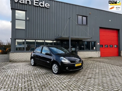 Renault Clio 1.2 TCE Rip Curl 5drs Airco 1e Eigenaar! nwe