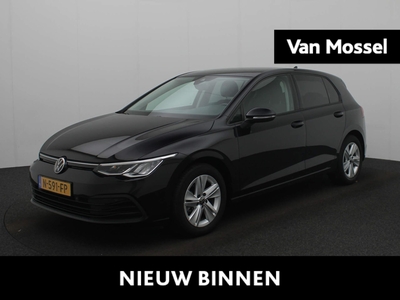 VOLKSWAGEN GOLF 1.0 eTSI Life 110 PK | Gereserveerd | Automaat | Navigatie | Apple carplay | Android auto | Parkeersensoren | Camera | LED | Lichtmetalen velgen | Climate control | Adaptive cruise control | Keyless |