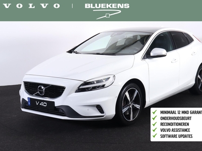 VOLVO V40 T3 PolarPlus Sport - Panoramadak - Parkeercamera achter - Verwarmde voorstoelen - Volvo On Call - Keyless entry - Navigatie - Cruise control - Extra getint glas - 17' LMV