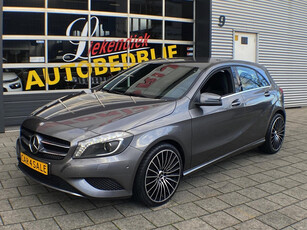 Mercedes-Benz A-klasse 180 Ambition - Navigatie I Airco I Bi-Xenon I PDC I Sport velgen *19 & Sport interieur I Dealer onderhouden