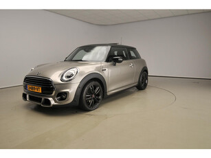 Mini 3-deurs Cooper JCW Pakket / Panoramadak / Harman-Kardon / JCW Stoelen / PDC / LED / 17 inch JCW Spoke black