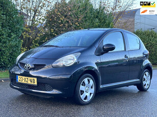 Toyota Aygo 1.0-12V + 5DR*NAP*APK*AUX*2e eigenaar*Nette auto*