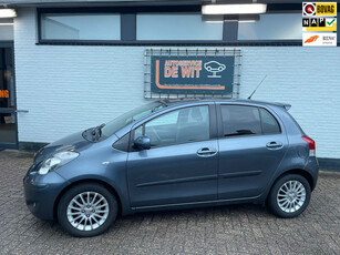 Toyota Yaris 1.3 VVTi Dynamic trekhaak, LM velgen