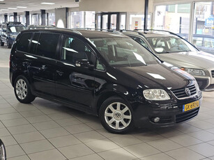 Volkswagen Touran 1.6-16V FSI Highline