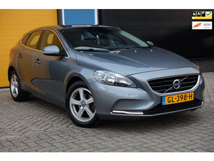 Volvo V40 2.0 D2 R-Design Business / Airco / Cruise Control / Navigatie / Elek Pakket / Led / Pdc / Allu Velgen / Nette Staat