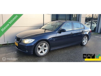 BMW 3-serie 318i High Executive Climate/Parkeersensoren/NAP