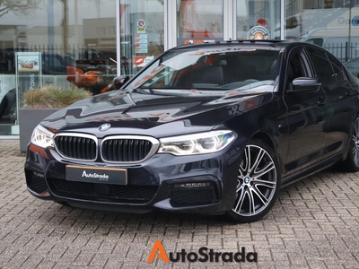 BMW 5-SERIE (g30) 520i M-SPORT 184pk I Navi Prof I Trekhaak | Pano I Stoelverwarming I 1e eigenaar