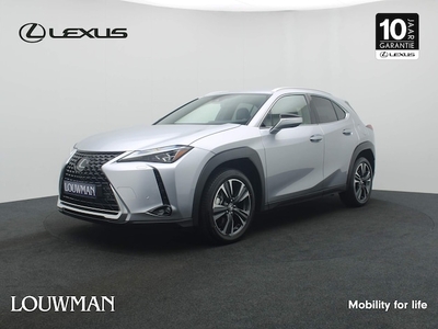 Lexus UX Benzine