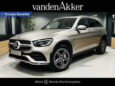 MERCEDES GLC-KLASSE 300e 4MATIC AMG // Memory Stoelen // Multibeam // Trekhaak // Carbon afwerking // Lederen Bekleding // Digitaal Dashbord