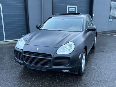 Porsche Cayenne 4.5 Turbo. Lees tekst