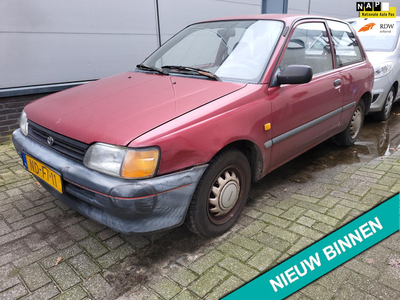 Toyota Starlet 1.3i AUTOMAAT origineel 96000km,trekhaak, niet mooi wel goed