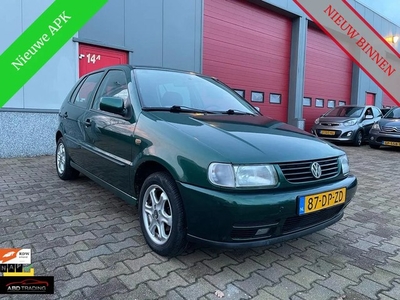 Volkswagen Polo 1.6 VERKOCHT!!Automaat+Airco+5 deurs