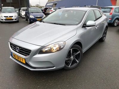 Volvo V40 1.6 T3 Momentum TOPSTAAT met NAP voor 12350.- euro