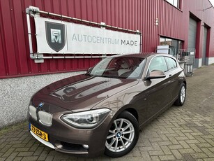 BMW 1-serie 116i Upgrade Edition // Leer // NAVI // PDC //