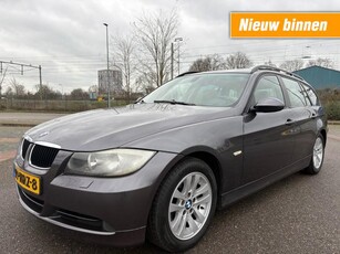 BMW 3-serie 325XI EXECUTIVE / CRUISE X DRIVE BOMVOLL