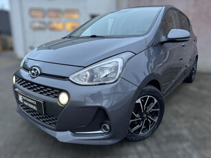 Hyundai I10 1.0i Premium GROOT SCHERM / PARKEERSENSOREN / LMV / STOELVERW. / STUURVERW. / 4-SEIZOENENBANDEN