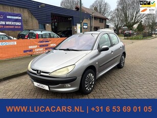 Peugeot 206 1.4 Gentry Premium