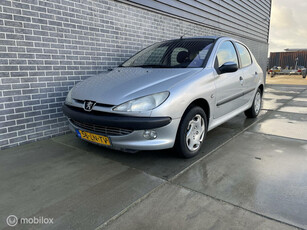 Peugeot 206 1.4 Nieuwe APK|NAP|Climate Control|Onderhoudsboek