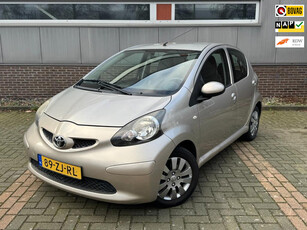 Toyota Aygo 1.0-12V +LEDER/AIRCO/LM VELGEN/CV OP AFSTAND