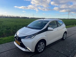 Toyota Aygo 1.0 VVT-i x-play, camera, apple carplay, cruise