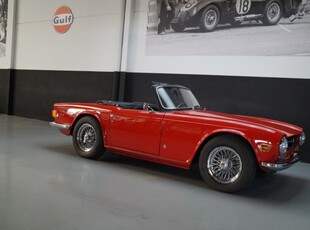 Triumph TR6 Restored Beautiful Driver (1970)