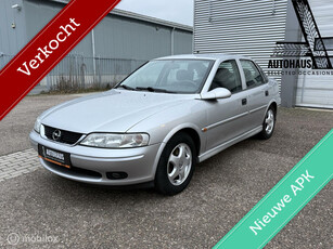 VERKOCHT !!! Opel Vectra 1.6-16V Pearl Sport