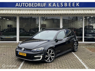 Volkswagen Golf 1.4 TSI GTE |Pano|Leer|304PK|Lane assist|Camera|