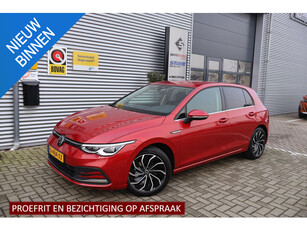 Volkswagen Golf 1.5 R-Line Style |150PK |PDC |LMV |Camera |Stuur+StoelHeating |Carplay |IQ-Light Camera Matrix |Sfeer-Verlichting |