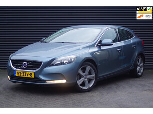 Volvo V40 1.6 T4 Momentum | Automaat | Leder | Stoelverwarming | Trekhaak |