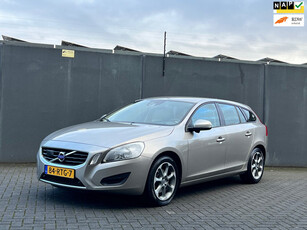 Volvo V60 1.6 T4 Kinetic bj.2011 Leder|Navi|Trekhaak|PDC|Nap.