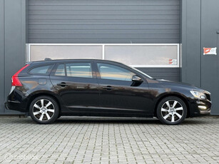 Volvo V60 2.0 D4 181pk Geartronic-8 Momentum Volledig Dealer onderhouden -Sensus Navi -Stoelverwarming -Afneembare trekhaak -OnCall -Standkachel -Cruise -Boekjes ingevuld aanwezig.