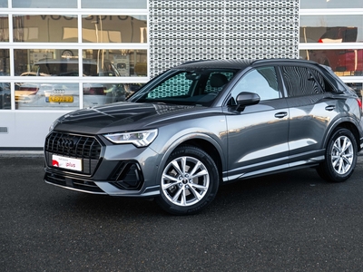 AUDI Q3 35 TFSI S edition | Zwart optiek | Privacy glass