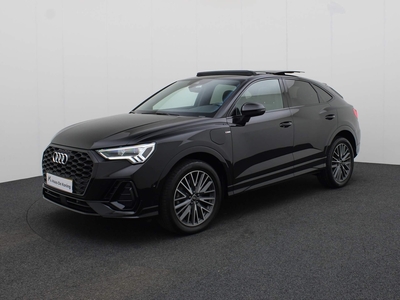 AUDI Q3 Sportback 45 TFSIe/245PK S Line · Panoramadak · Parkeersensoren + camera · Stoelverwarming