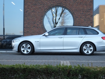 BMW 5-SERIE Touring 520d High Executive Panoramadak, Leder, Sportstoelen, Trekhaak