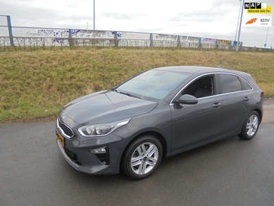 Kia Ceed Kia ceed 1.0 benzine 5 deurs airco ecc lmv navigatie half leer