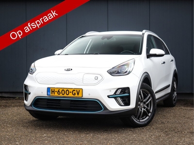 Kia e-Niro ExecutiveLine 64 kWh (204PK), 1ste-Eigenaar, Kia-Dealer-Onderh., Navigatie/Apple-Carplay/Android-Auto, Parkeersensoren-V+A, Leer, Stoelverwarming-V+A, Dodehoeksensor, Keyless-Entry/Start, Premium-Audio, Adaptive Spiegel-Pakket, Privacy-Glas, NL