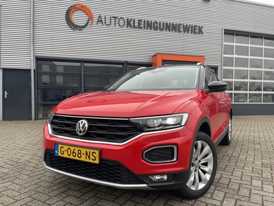 VOLKSWAGEN T-ROC 1.5 TSI Sport 150pk! NL-auto 1e eigenaar / Virtual cockpit / All-season banden / Trekhaak / Apple/Android Carplay / Camera / Navi / Adaptive Cruise Control / Parkeersensoren