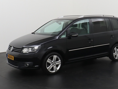 VOLKSWAGEN TOURAN 1.4 TSI Highline Automaat | Trekhaak | 2e Paasdag Open!