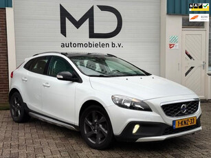 Volvo V40 Cross Country 2.0 D4 Kinetic / Panorama dak / LED