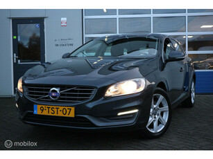 Volvo V60 1.6 T3 Momentum AUTOMAAT/NAVIGATIE/TREKHAAK/NAP