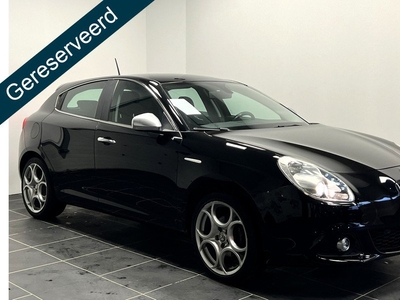 Alfa Romeo Giulietta 1.4 T Distinctive / Trekhaak afneembaar / Clima / Bluetooth / DNA