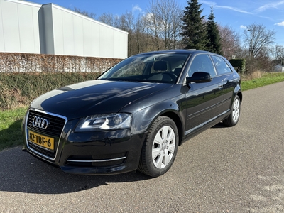 AUDI A3 1.2 TFSI Attraction Advance / SCHUIFDAK / NAVI / ECC / CRUISE / 166dkm!