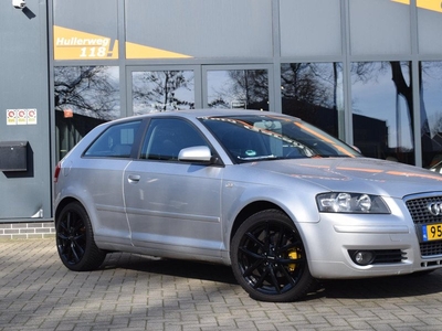 Audi A3 1.6 FSI Attraction/navi/cruise/pdc/18 inch